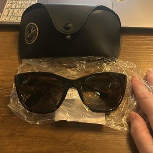 Brand new with tags Ray-Ban RB4216 cat eye polarized sunglasses in Light Havana.